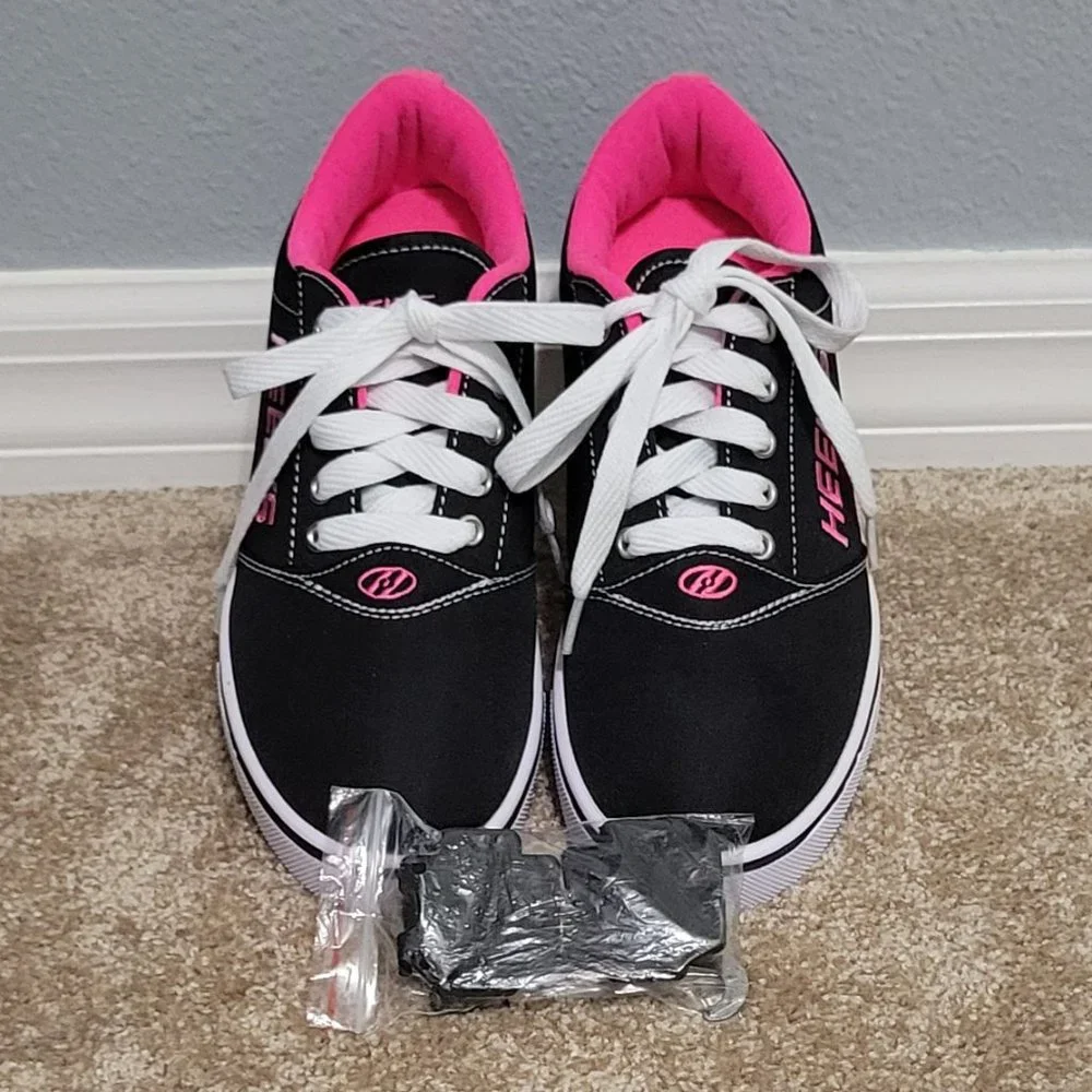 Pink and Black Womans/Girls Heelys Brand New Never Worn - Picture 2 of 7